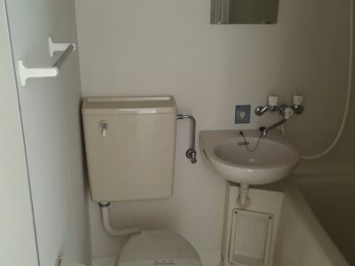 201号室バストイレ（独立していません）