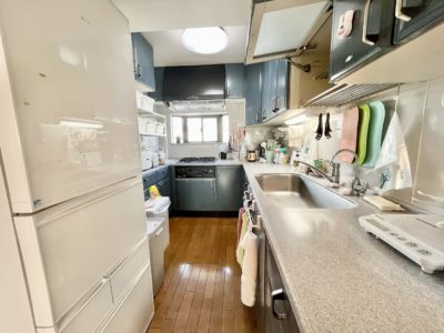 広々キッチン！冷蔵庫は各部屋ごとにスペースがあります。