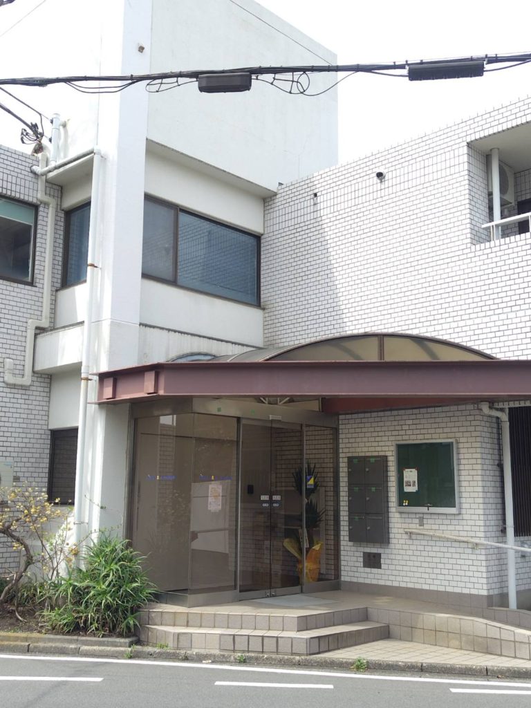 横浜まで電車で30分　カーサ ララ マリノ　※毎週月曜日夕がた食堂有り