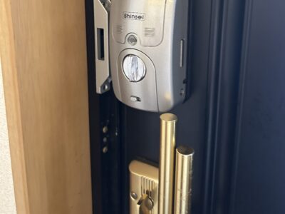 玄関ドアの施錠はオートロックになっているから安心です。