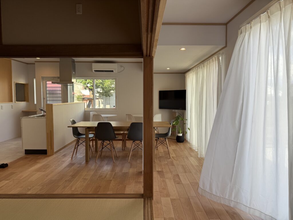 お仕事支援付き・駐車場無料完備・大型商業施設まで徒歩９分【ミモザ・シャルール】