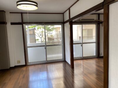 仕切りはないので広い洋室2室の続き間